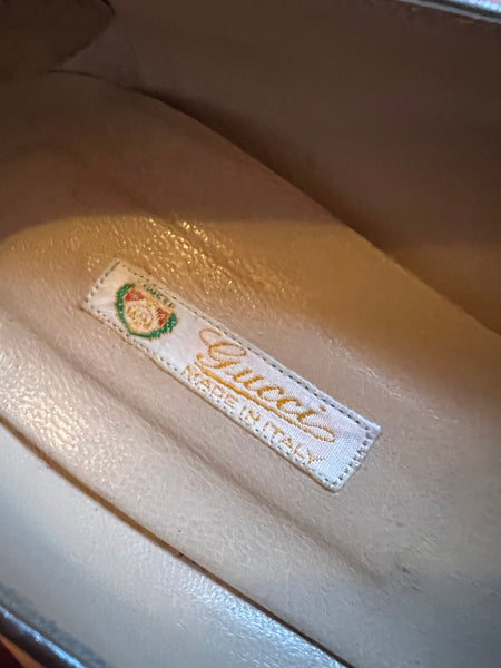 Silver leather Guċci Low heels 9