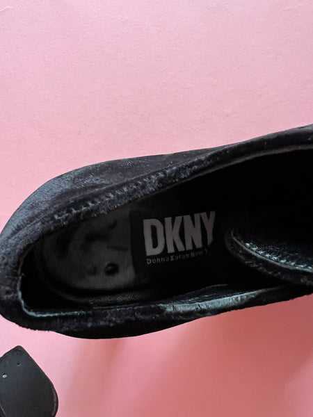 90s DKNY velvet Witch boots 7.5